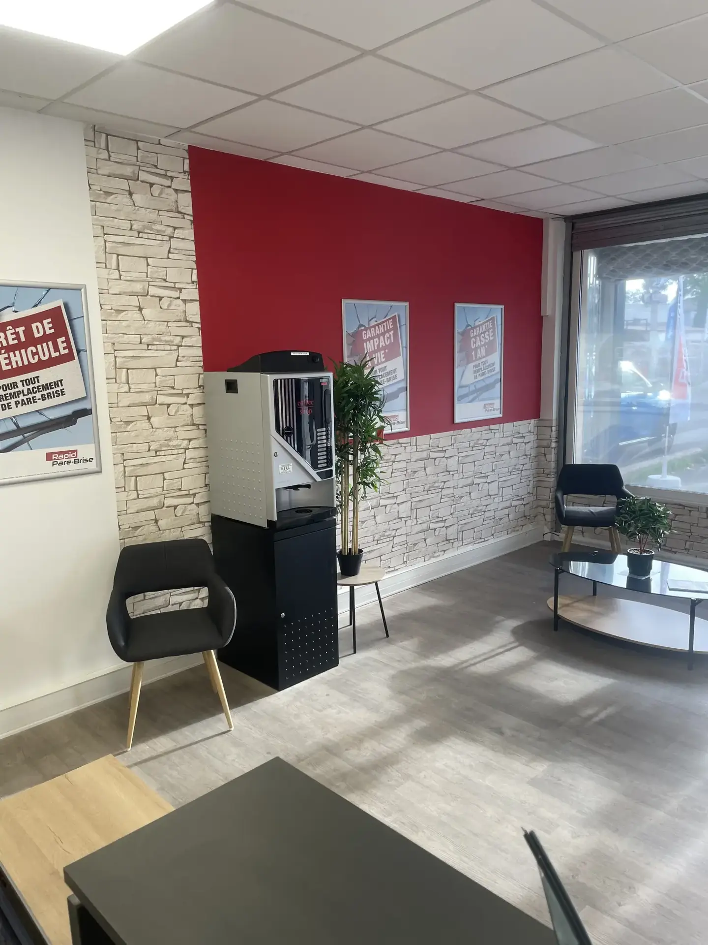 Photo Rapid Pare-Brise Pertuis