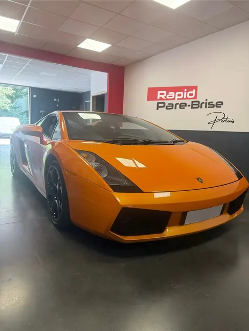 Pare-brise-débosselage-sans-peinture-lamborghini-gallardo-2003.webp